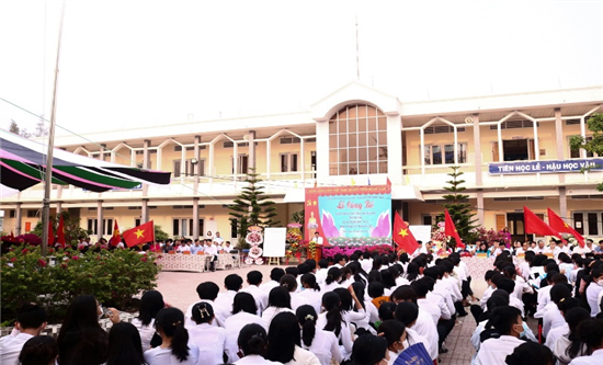 Công bố Quyết định của UBND tỉnh Trà Vinh về đổi tên Trường THPT Trà Cú thành Trường THPT Trần Văn Long